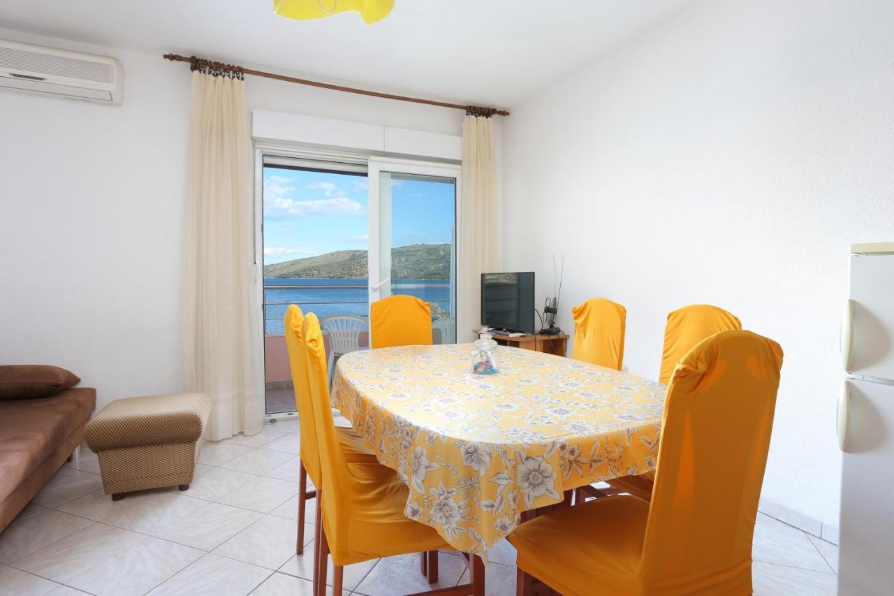 Apartments By The Sea Poljica, Trogir - 19316 マリナ エクステリア 写真